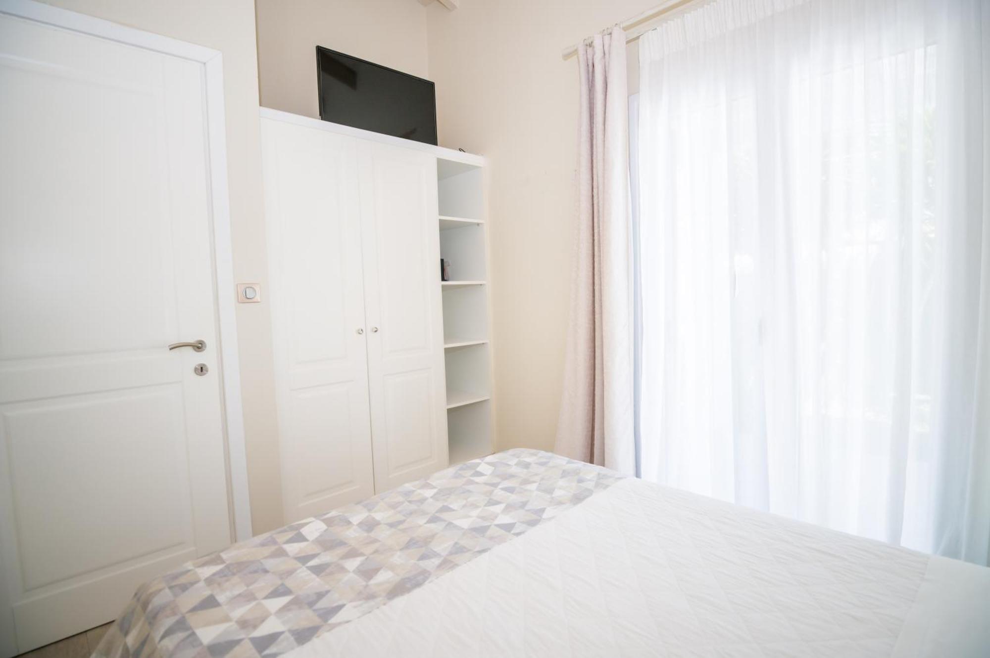 Ninos Corfu Villas Agios Georgios  Room photo